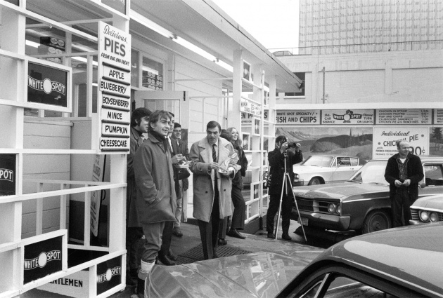 Michael de Courcy, Intermedia protest bus, 1969